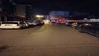Kartalda 5 katlı binanın çatısında yangın