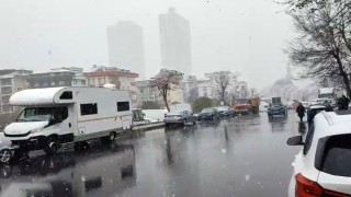 Kartalda kısa süreli kar yağışı etkili oldu
