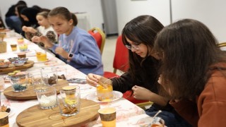 Kartepede çocuklar mum yapım atölyesine katıldı