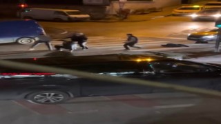 Kavga esnasında yola savrulan çocuk yürekleri ağza getirdi
