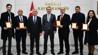 Kaymakam Dolu’dan Eğitime Destek Verenlere Plaket