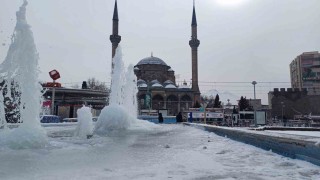 Kayseri buz tuttu: 2 ilçede hava sıcaklığı -23 olarak ölçüldü