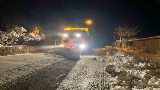 Kayseride kar yağışı ve tipi nedeniyle 128 yol ulaşıma kapalı