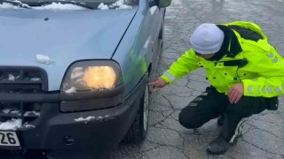 Kayseride trafik ekiplerinden kış lastiği uygulaması