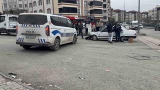 Kaza sonrası savrulan otomobil 4 yaşındaki çocuğa çarptı