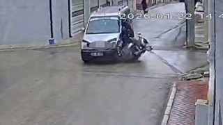 Kazada genç kurye ağır yaralandı