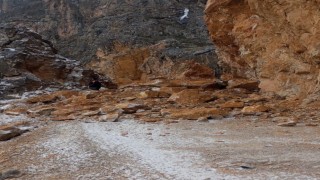 Kemaliyede Taş Yolu geçici olarak trafiğe kapatıldı