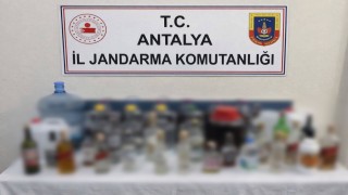 Kemerde kaçak ve sahte içki ele geçirildi