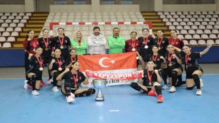 Kepezin yıldız kızları hentbolda Türkiye şampiyonu
