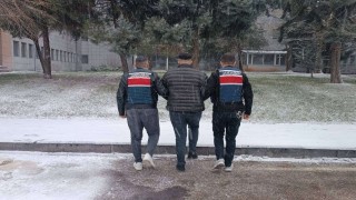Kesinleşmiş 10ar yıl cezayla aranan 2 şahıs yakalandı