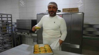 Kiliste 37 yıllık ustadan burger tatlı