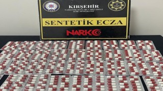 Kırşehirde 3 şahsın üzerinden 490 adet uyuşturucu çıktı