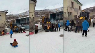 Kızak keyfi yol güvenliğine takıldı