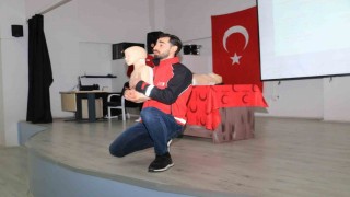 Kızılaydan çocuklara ilk yardım eğitimi