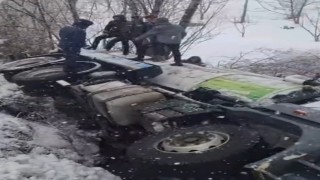 Kontrolden çıkan vidanjör şarampole devrildi