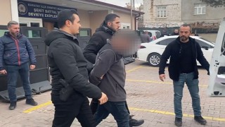 Konyada farklı kılıklara giren firari, polisin takibinden kaçamadı