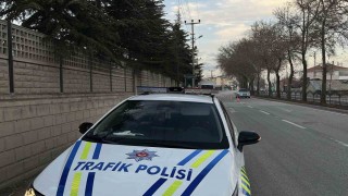 Konyada motosiklet otobüs durağına çarptı: 1 ölü