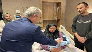Konyada yeni yılın ilk bebeği Alparslan bebek oldu