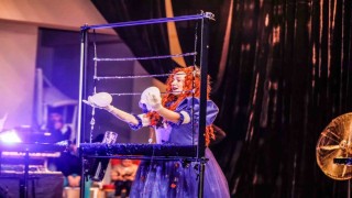 Körfezde çocuklar Bubble Show ile eğlendi