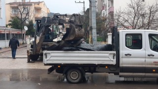 Körfezde şiddetli fırtınada çatılar uçtu, araçlar hasar gördü