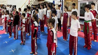 Körfezli kick boksçulardan şampiyona öncesi güç birliği