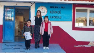 Köy okulu 2 öğrenci için açık: Öğrenciler karnelerini aldı