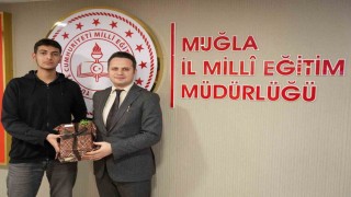 Köyceğiz Fen Lisesi öğrencisi Eşmeli, Çevrim İçi Anlamını Bul Yarışması il birincisi oldu