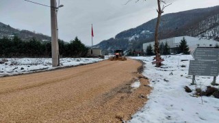 Köylerde yol bakım çalışmaları sürüyor