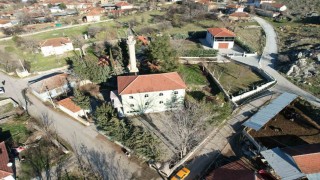Köyün tek camisinin bir kısmı ve avlusu icradan satılığa çıkarıldı