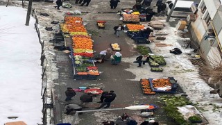 Kulpta kar engeli aşıldı, salı pazarı üç haftanın ardından açıldı