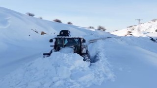 Kulpta kar yağışı görsel şölen oluşturdu