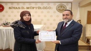 Kuran Kursu öğreticileri sertifikaları aldı