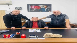 Kuru temizlemeye bırakılan montun cebindeki 200 gram altın sahibine teslim edildi