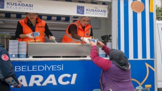 Kuşadası Belediyesinin sıcak çorba ikramı başladı