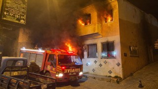 Kuşadasında metruk binada korkutan yangın