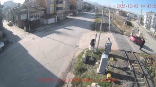 Kütahyada dikkatsizliğin sebep olduğu kazalar kameraya yansıdı