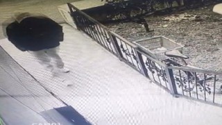 Kütahyada gündüz vakti bisiklet hırsızlığı kamerada