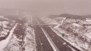 Kuzey Marmara Otoyolunda kar yağışı havadan görüntülendi