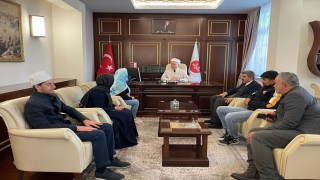 Macar kadın Kuran-ı Kerimden etkilenerek Müslüman oldu