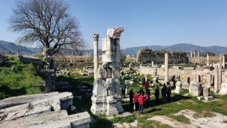 Magnesia Antik Kentinde tarih ve doğa aynı rotada