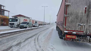 Malatyada kar yağışı ulaşımı aksattı