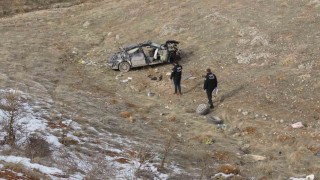 Malatyada lastiği patlayan otomobil şarampole uçtu: 1 ölü, 2 yaralı
