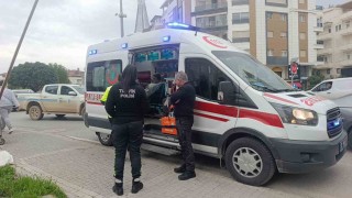 Manavgatta motosiklet devrildi: 1 yaralı
