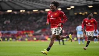 Manchester derbisinde kazanan Kırmızılar oldu