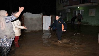 Manisada büyükşehir ve MASKİden sağanak yağışa etkin müdahale