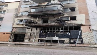 Manisada iş yerindeki yangın mahalle sakinlerine korku dolu anlar yaşattı