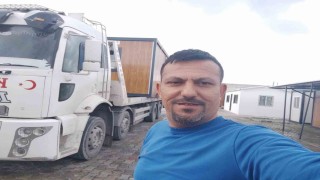 Manisada otomobil elektrik direğine çarptı: 1 ölü, 2 yaralı