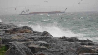 Marmara Denizinde fırtına etkili oldu