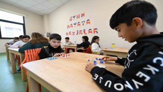 Mersinde çocuklar hem öğreniyor hem sosyalleşiyor