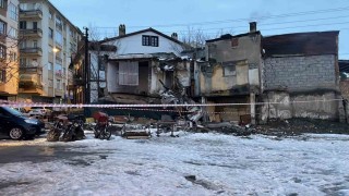 Metruk bina çöktü, mahallede panik yaşandı